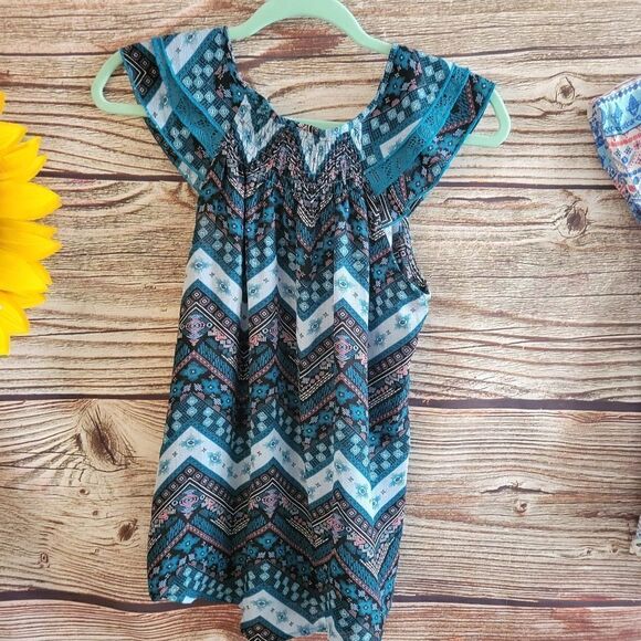 No Boundaries set if (2) short Sleeve tops Women's medium 7/9 Pre-owned - Picture 2 of 12